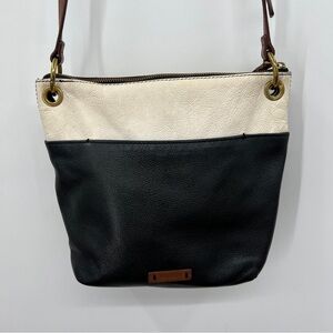 Fossil Keely Colorblocked Hide Pebbled Leather Zip Pocketed Bucket Bag Multi